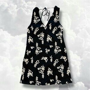 Abercrombie & Fitch Black and White Floral Mini Dress Medium TALL MT